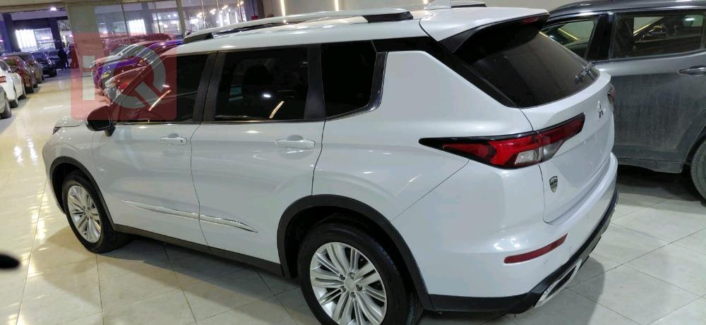 ميتسوبيشي اوتلاندر